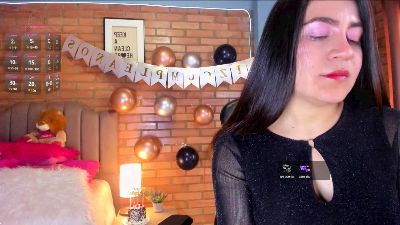 Luna_valmontt live cam on Cam4