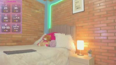 Luna_valmontt live cam on Cam4