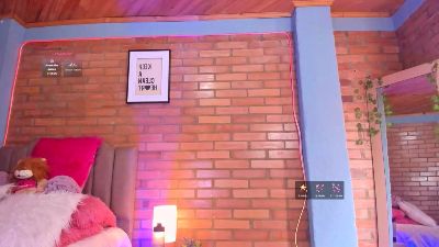 Luna_valmontt live cam on Cam4