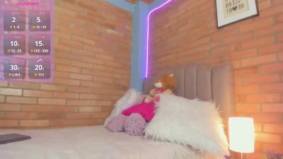 Luna_valmontt live cam on Cam4