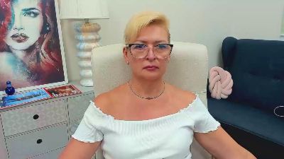 Luna_xFantasy live cam on Cam4