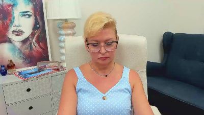 Luna_xFantasy live cam on Cam4
