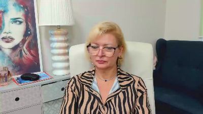 Luna_xFantasy live cam on Cam4