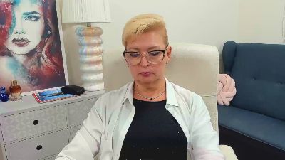 Luna_xFantasy live cam on Cam4