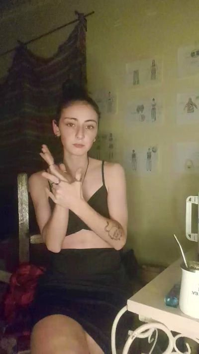 Lunaoscura2024 live cam on Cam4