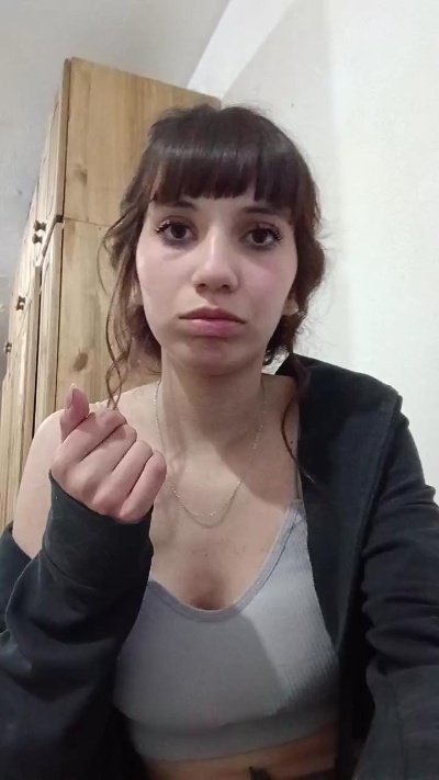 Lunaoscura2024 live cam on Cam4