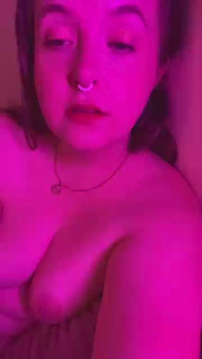 LunarKitsune live cam on Cam4