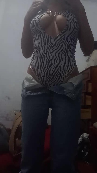Lunati19 live cam on Cam4