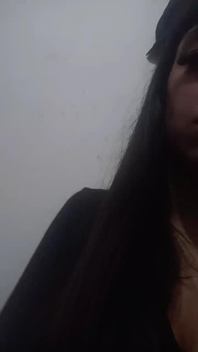 Lunati19 live cam on Cam4