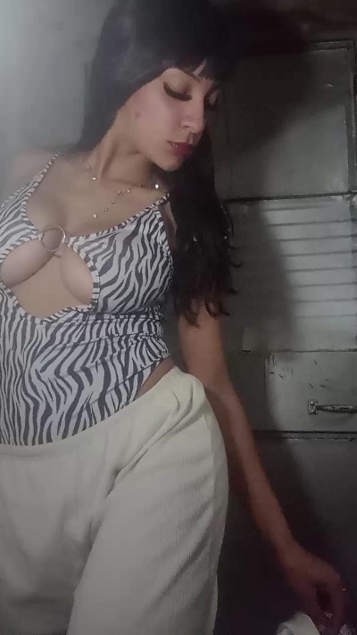 Lunati19 live cam on Cam4