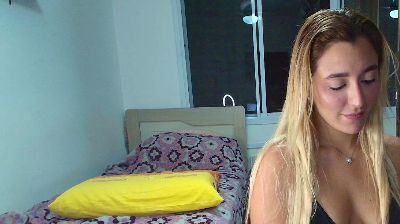 Lunavelvvett live cam on Cam4