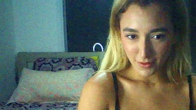Lunavelvvett live cam on Cam4