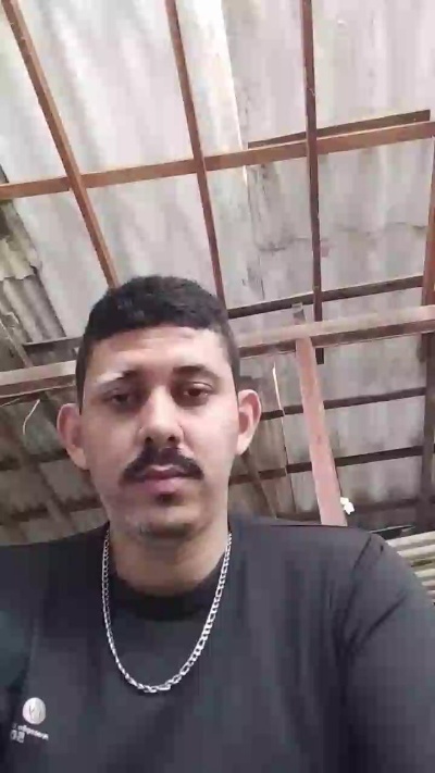 Luovey21 live cam on Cam4