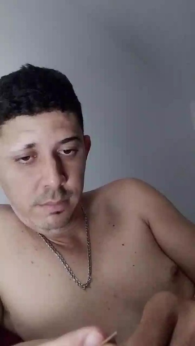 Luovey21 live cam on Cam4