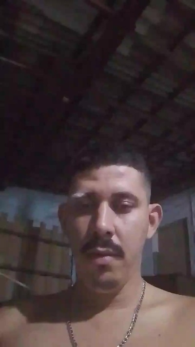 Luovey21 live cam on Cam4