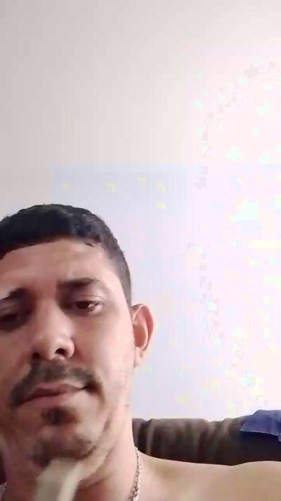 Luovey21 live cam on Cam4