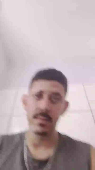 Luovey21 live cam on Cam4