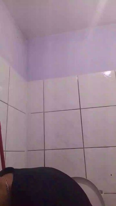 Luovey21 live cam on Cam4