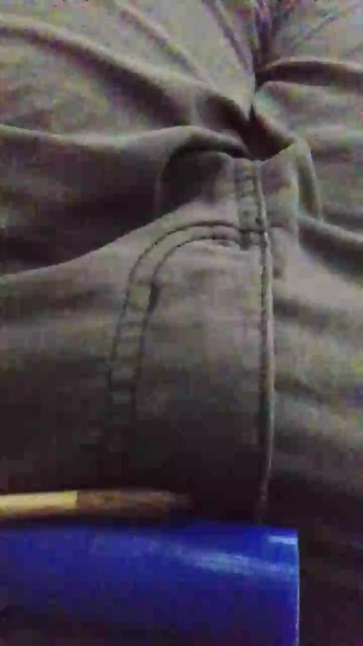 Luovey21 live cam on Cam4