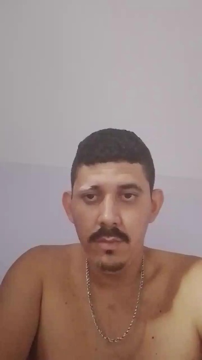 Luovey21 live cam on Cam4