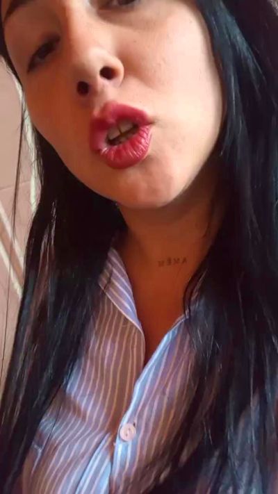 Lupita74 live cam on Cam4