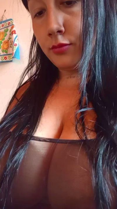 Lupita74 live cam on Cam4