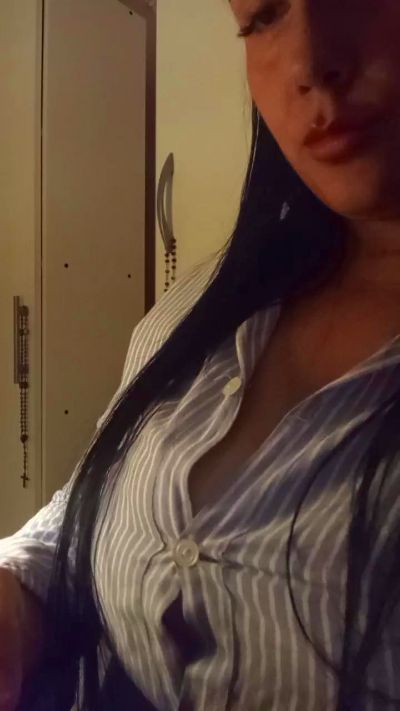 Lupita74 live cam on Cam4