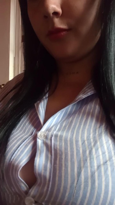 Lupita74 live cam on Cam4