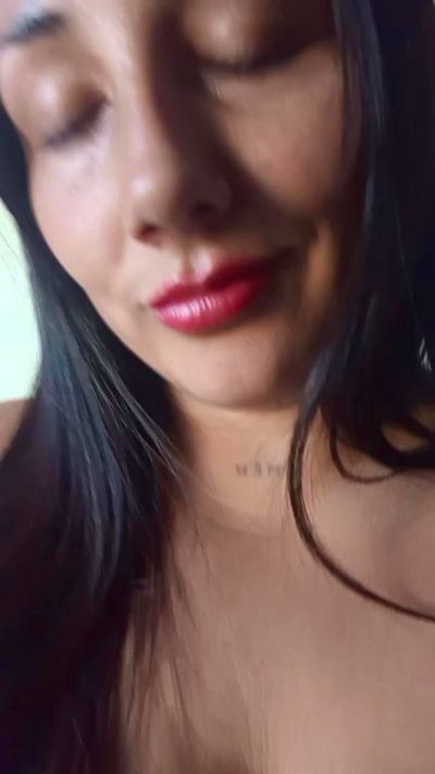 Lupita74 live cam on Cam4