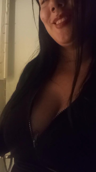 Lupita74 live cam on Cam4