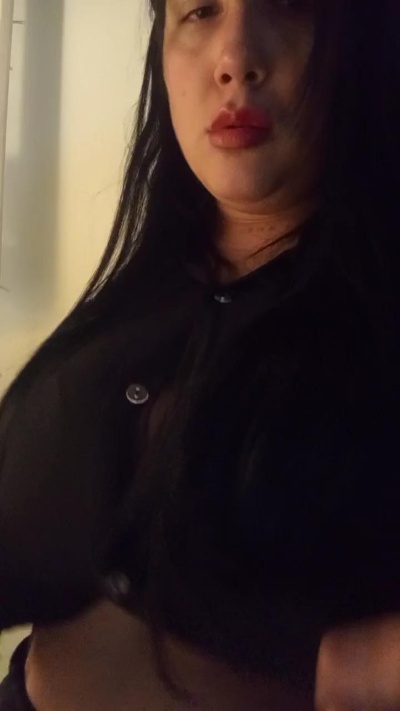 Lupita74 live cam on Cam4