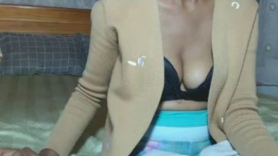 Lupitah09 live cam on Cam4