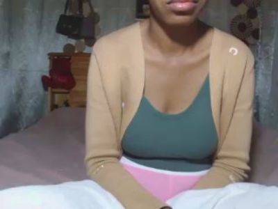 Lupitah09 live cam on Cam4