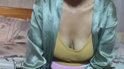 Lupitah09 live cam on Cam4