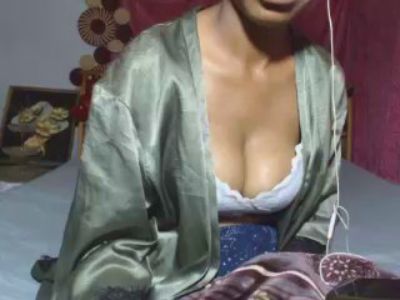 Lupitah09 live cam on Cam4