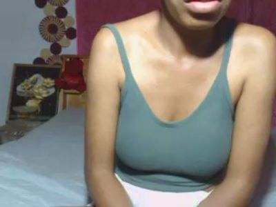 Lupitah09 live cam on Cam4