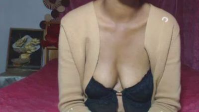 Lupitah09 live cam on Cam4