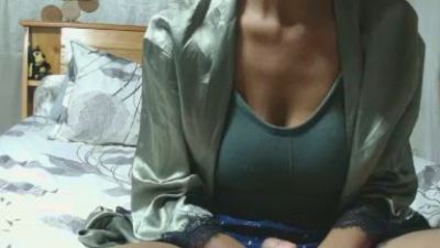 Lupitah09 live cam on Cam4