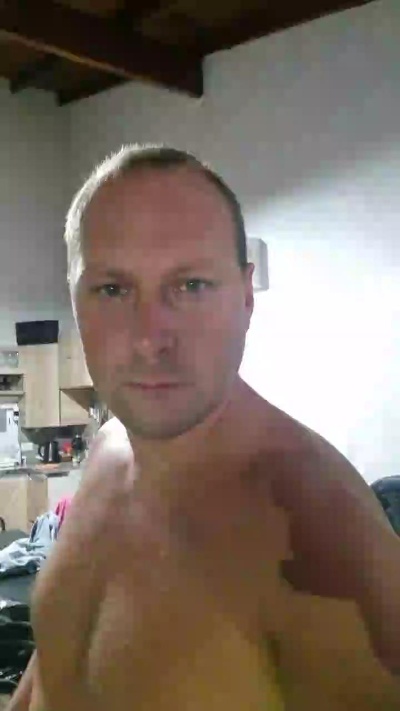 Lustonfan live male webcam from Argentina