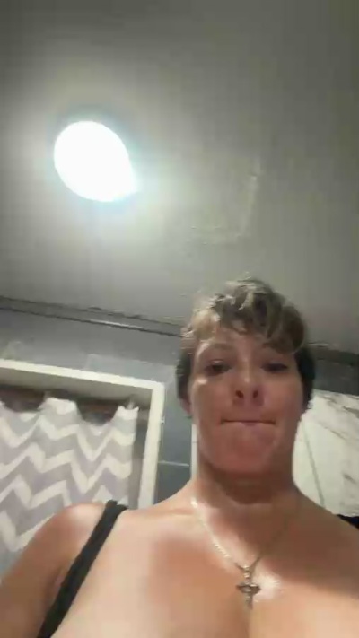 Lustyboots77 live cam on Cam4