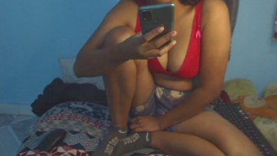 Lutriciaa live cam on Cam4