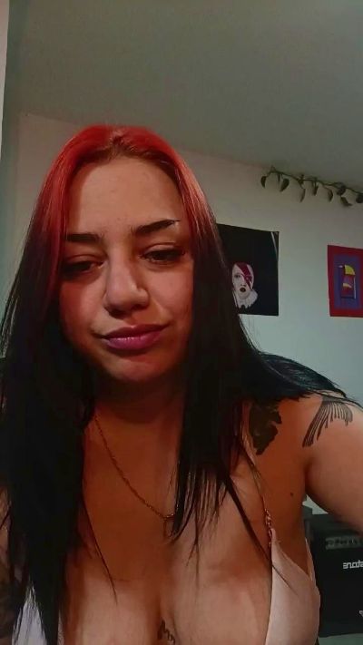 Luulii_loove live cam on Cam4