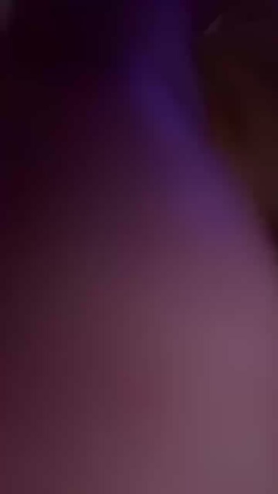 Luv_unknown live cam on Cam4