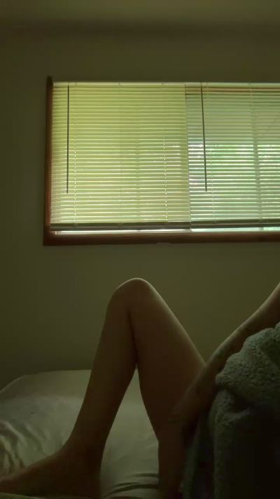 Luv_unknown live cam on Cam4