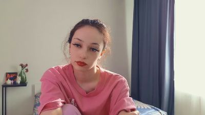 LuxTienie live cam on Cam4