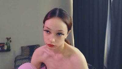 LuxTienie live cam on Cam4
