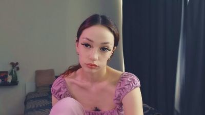 LuxTienie live cam on Cam4