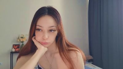 LuxTienie live cam on Cam4