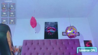 Lux_wish live cam on Cam4
