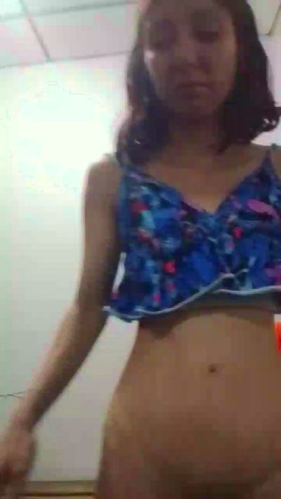 Luxecita199425 live cam on Cam4